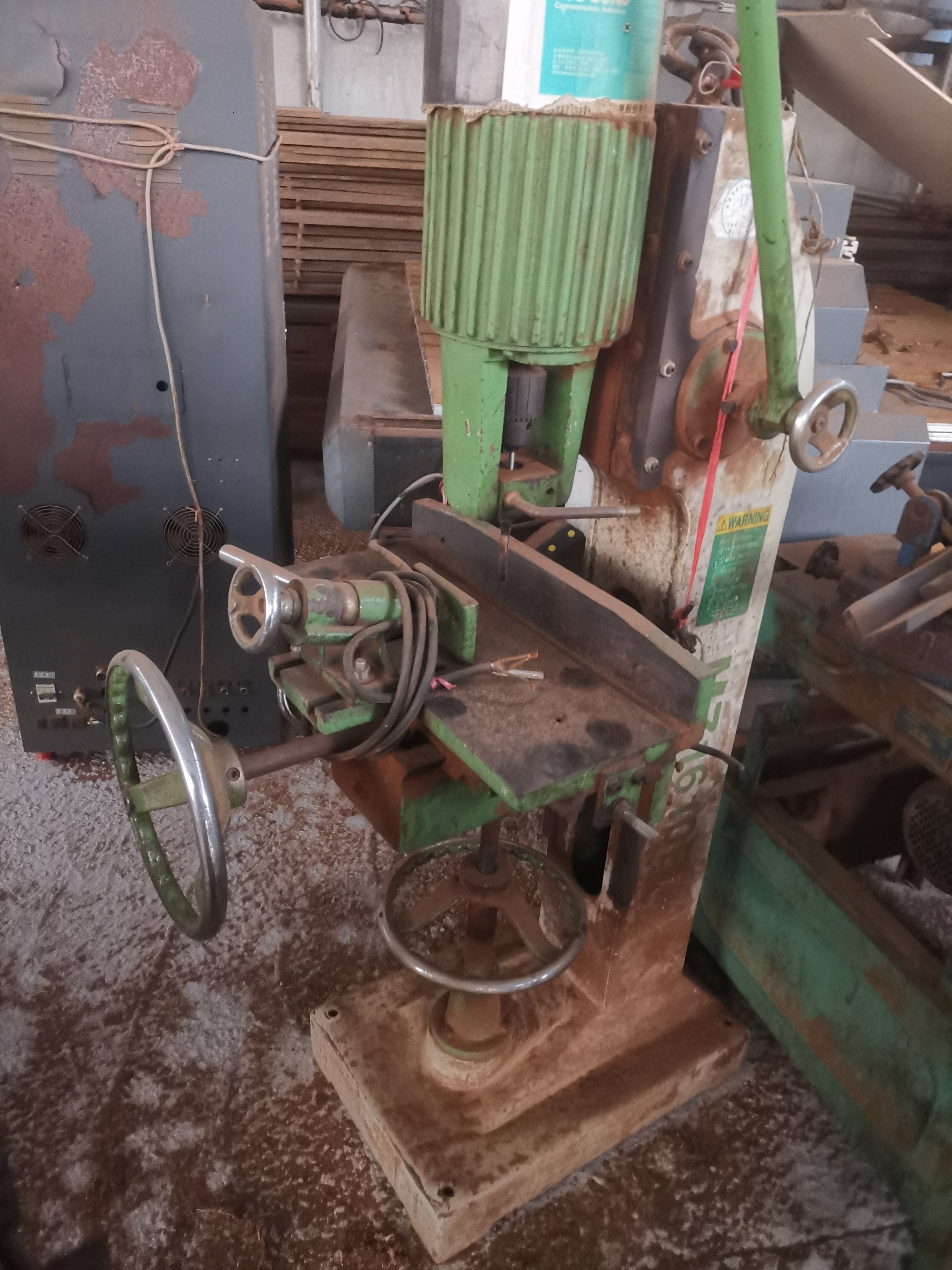 红木家具厂不做了处理雕花机,50压刨,1.2米推台锯,锯板机,锯榫头机,四面刨10多台,买了8/9年