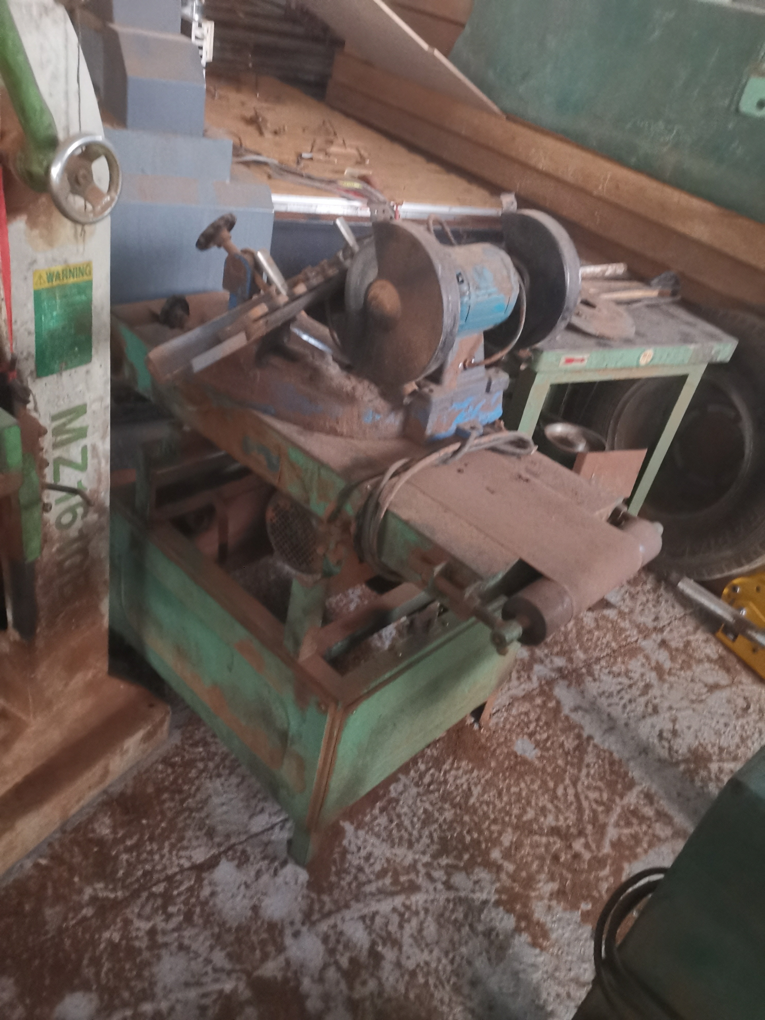 红木家具厂不做了处理雕花机,50压刨,1.2米推台锯,锯板机,锯榫头机,四面刨10多台,买了8/9年