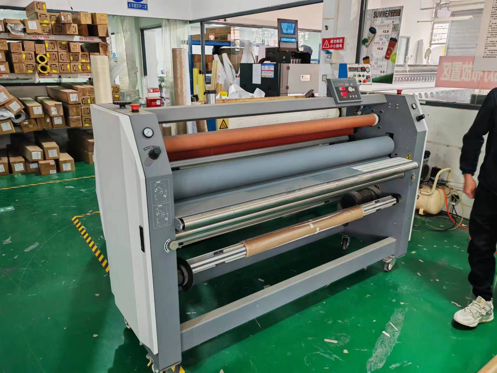 印刷厂处理1.52米全自动覆膜机，没怎么用，用了3年，有图